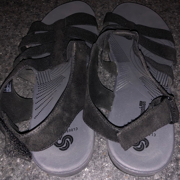 Clark’s cloudsteppers sandals. Great shape. 9.5W - Picture 5 of 5